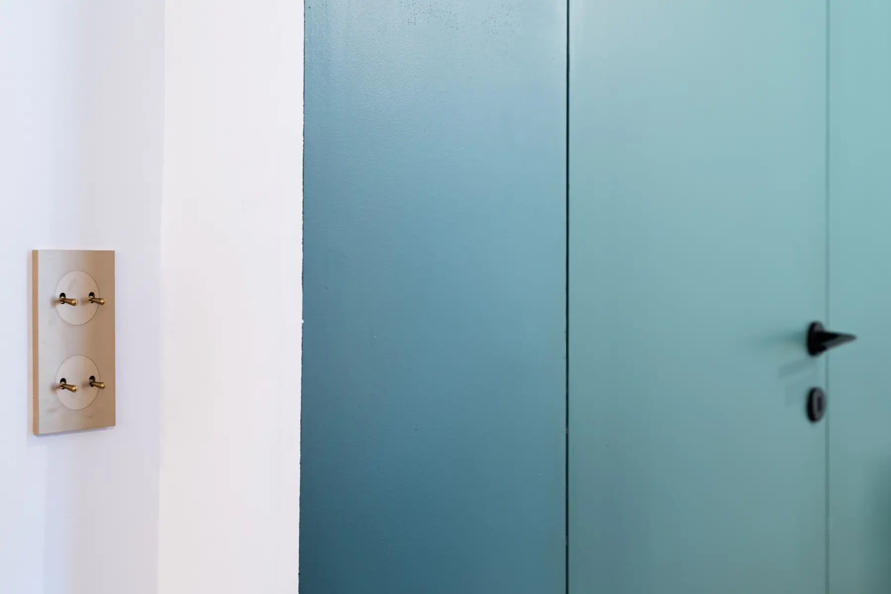 Portes et menuiseries intérieures réalisées sur mesure